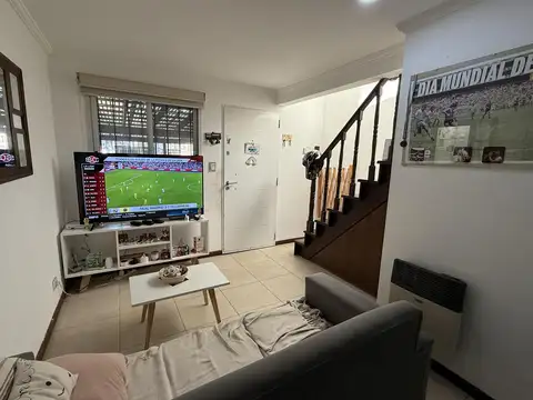Depto Tipo Casa 3 ambientes con 1 baño