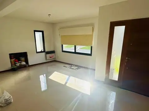 Casa en Country | Casa 5 Ambientes en 2 Plantas | Moreno