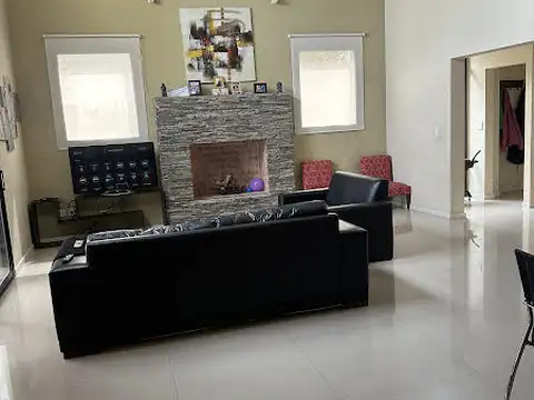 Casa 5 ambientes con 5 baños