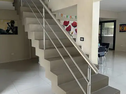 Avenida De Los Lagos 200