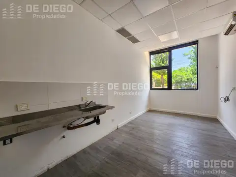 Alquiler oficina 266 m2 habilitable por ANMAT predio multiempresa con seguridad Olivos Vicente Lopez