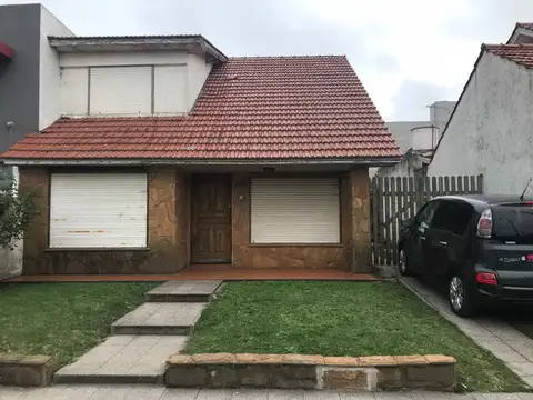 VENTA CHALET EN ZONA RESIDENCIAL