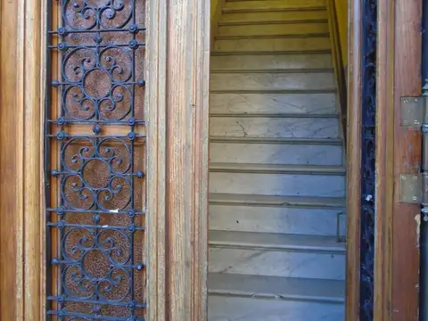 Nicolás Avellaneda al 300