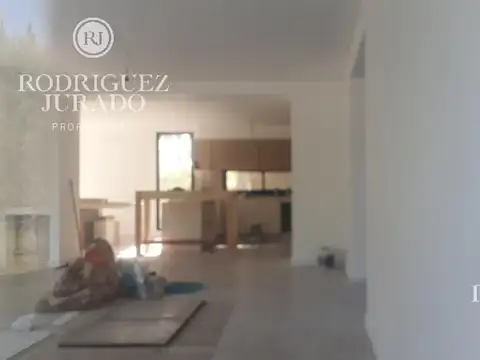 Casa en Venta en Cabreria, USD 430.000