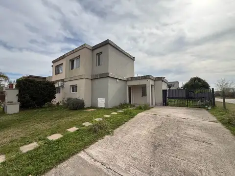 ALQUILER CASA EN "CASAS DE SANTA ANA"