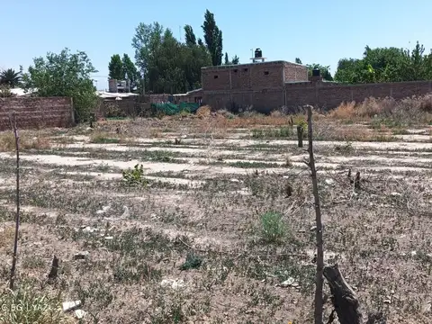 Venta lote 1780 m² en Calle Tirasso, Villa Nueva