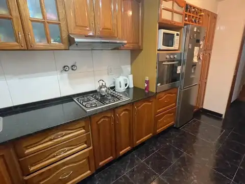 Casa 5 ambientes con 3 baños