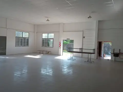 Venta  de Salón de Eventos y Futbol 5 Santo Tomé