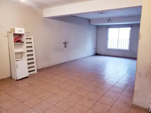 Departamento en Alquiler en Temperley, $ 700.000