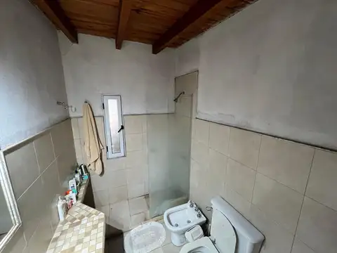 Casa 4 ambientes con 1 baño