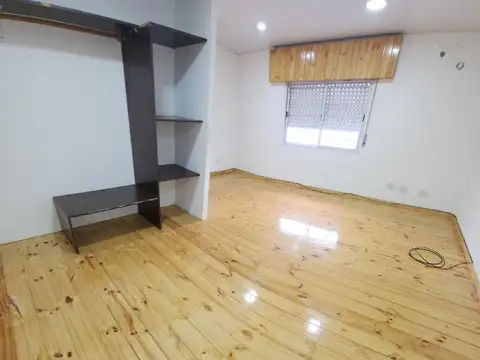 Depto Tipo Casa en Alquiler con 2 cocheras