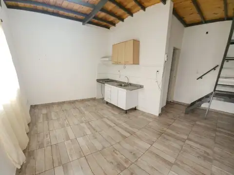 Depto Tipo Casa en Alquiler de 1 dormitorio