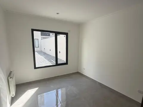 DEPTO A ESTRENAR - PLANTA BAJA - 2 DORMITORIOS - RADIADORES