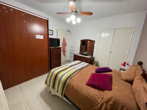 VENTA Casa 4 ambientes con Cochera Quincho y Patio con Pileta