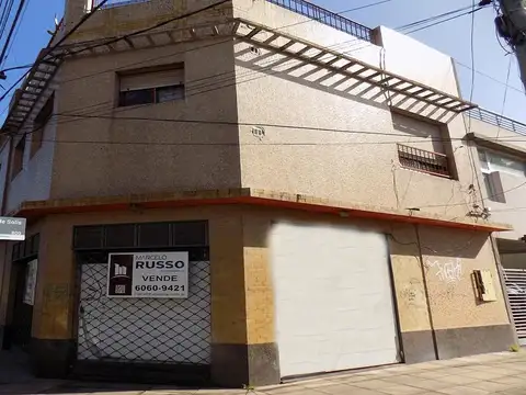 LOCAL + 3 DEPTOS. EN BLOCK