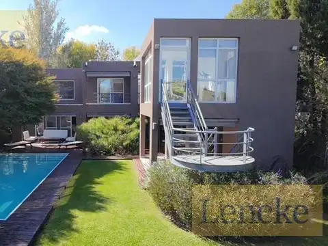 Casa en alquiler amoblada en Santa Maria de Tigre con amarra propia