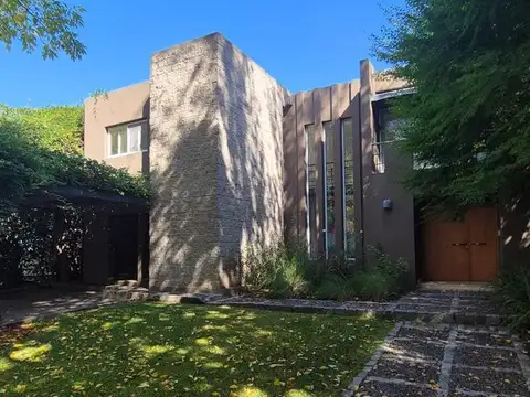 Casa en Alquiler de 4 dormitorios