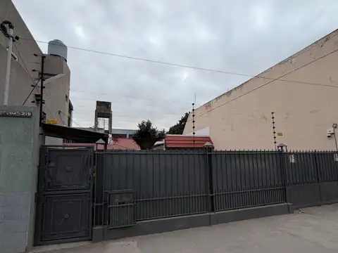 Venta Casa + Departamento + Local comercial Florencio Varela