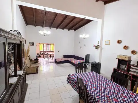 Tres Cerritos. Los Abetos 400