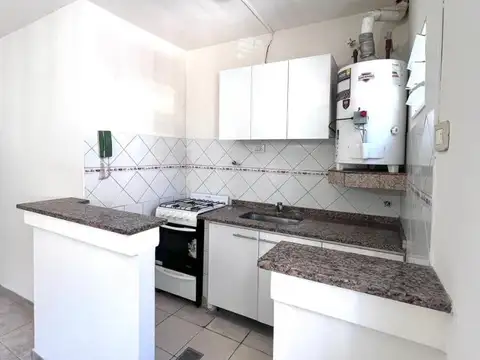 Maestro Angel D`elia 900 , Piso 1