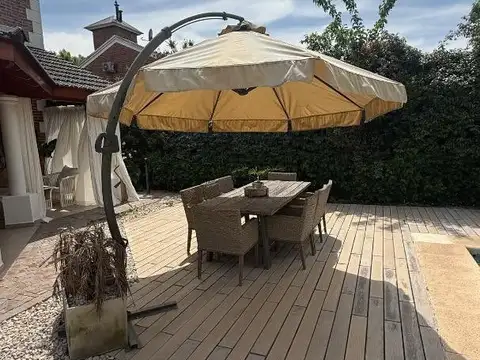 Casa en Venta con 6 cocheras