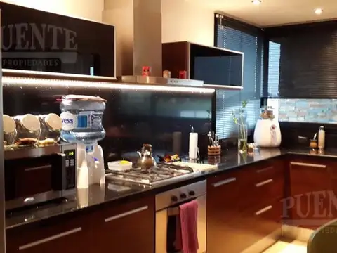 Casa 5 ambientes con 4 baños