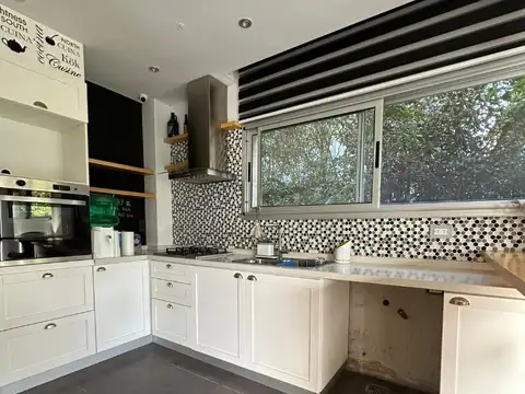 Casa 5 ambientes con 3 baños