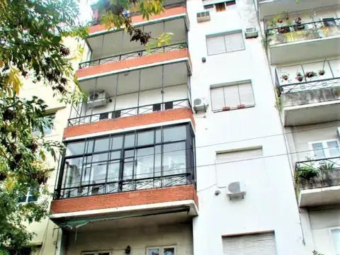 Venta Semipiso 4 Ambientes con Balcón