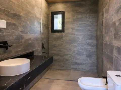 VENTA CASA SAN MARTIN DE LOS ANDES . BARRIO RINCON RADALES  ¡PROPIEDAD FINANCIAD