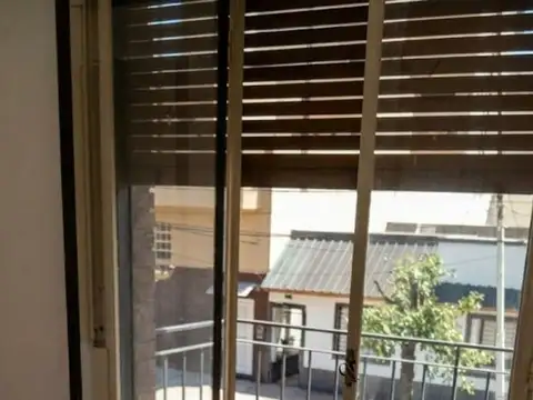 Departamento en Alquiler en Villa Raffo, $ 850.000