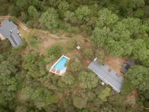 Casa 8 ambientes con 3 baños