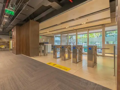 Oficina en Alquiler con 12 cocheras