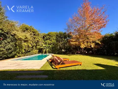 Casa en Venta con 3 cocheras