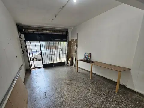 Local en Alquiler en Villa Real, $ 450.000