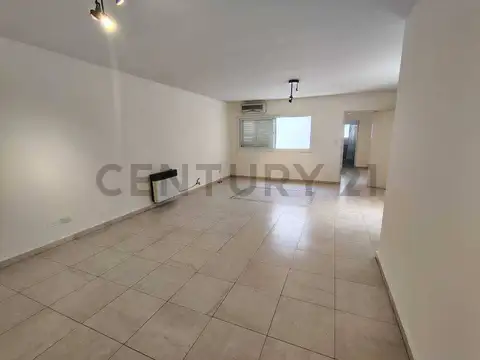 PEDRO MOLINA 500, Piso 0