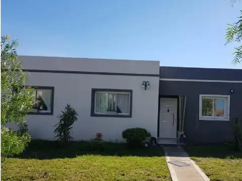 Casa en Alquiler en San Ramon con pileta