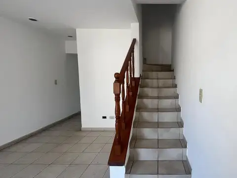 Depto Tipo Casa en Alquiler en Centro, $ 950.000