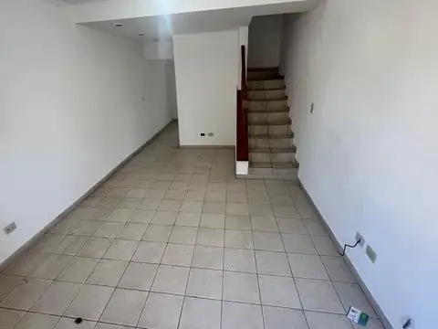 Depto Tipo Casa en Alquiler de 3 dormitorios