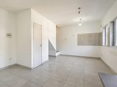 Depto Tipo Casa en Venta con 1 cocheras