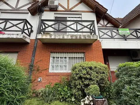 TRIPLEX EN VENTA EN BARRIO LOS ROBLES BURZACO