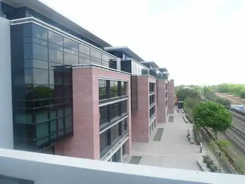 Oficina en Alquiler con 3 cocheras