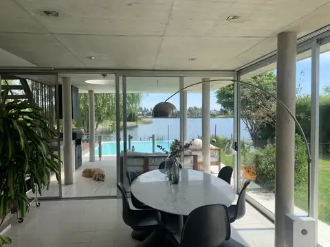 Casa en venta a la laguna en San Agustin