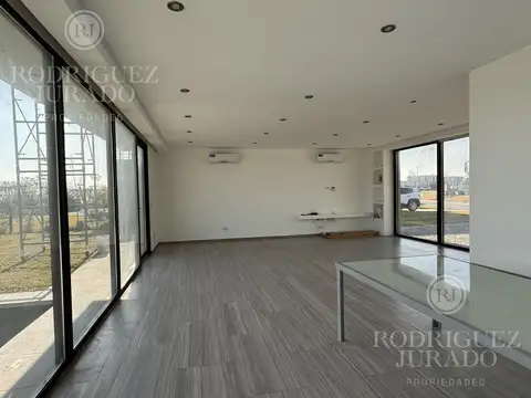 Casa en Alquiler al Oeste