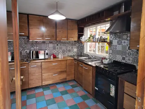 Casa de 4 habitaciones mas quincho - Barrio suR