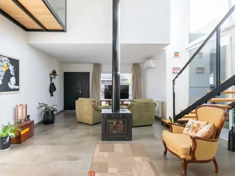 Casa en Venta en Barrio Parque Leloir, USD 209.000