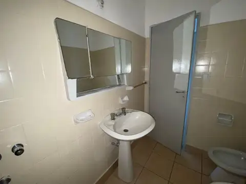 Departamento en Alquiler en República De La Sexta, $ 350.000