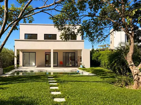Casa  en Venta en Santa Elena, Pilar del Este, Pilar