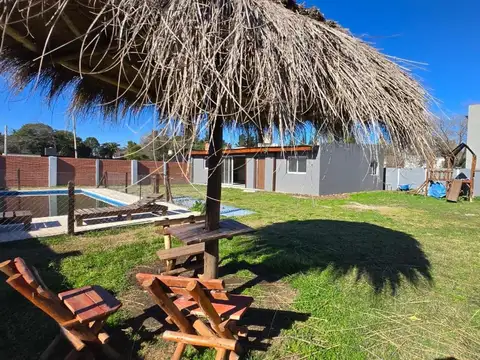 Casa en Alquiler con 2 cocheras