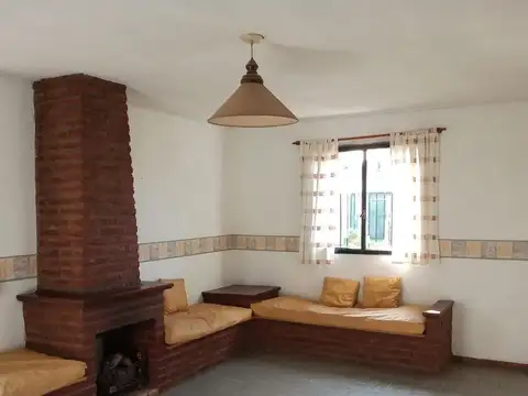 Casa en venta - 3 Dormitorios 2 Baños - Necochea