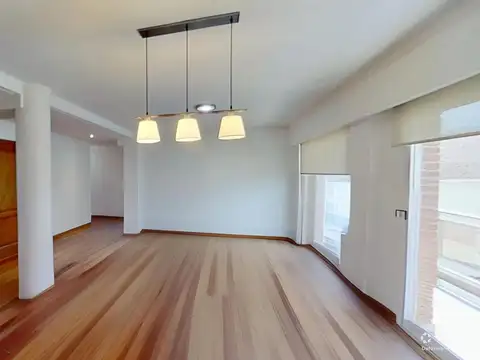 Exclusivo Piso de 120 M2 Aprox. -  Cochera - Zona Parque Saavedra